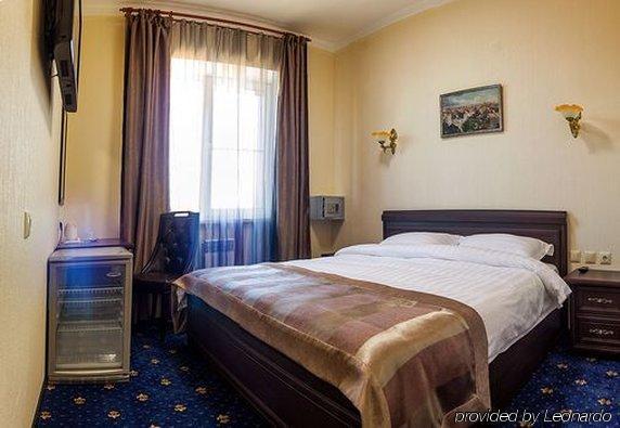 Evropa Hotel Magnitogorsk Esterno foto